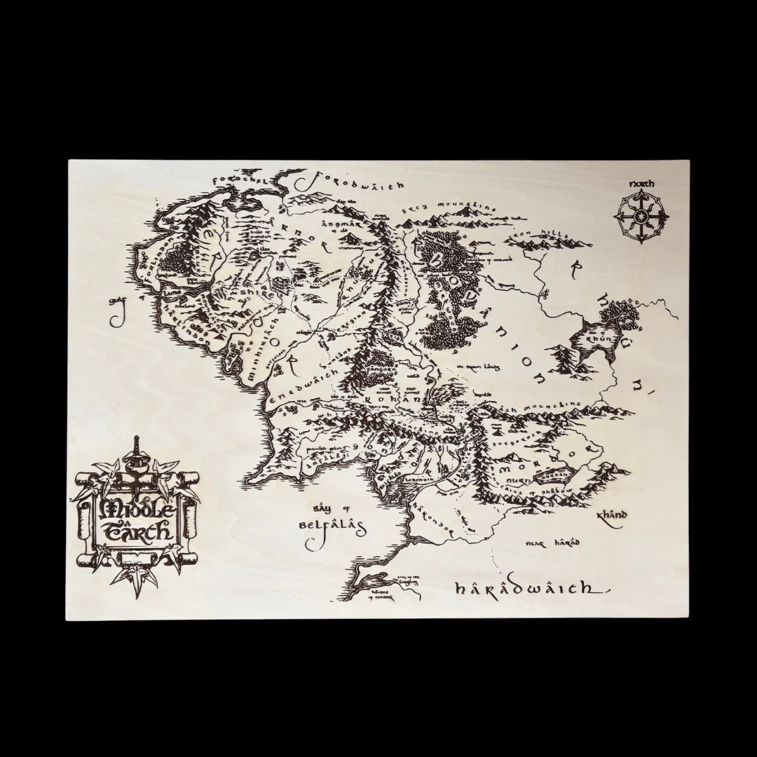 Carte Middle-Earth gravée sur bois de Tilleul